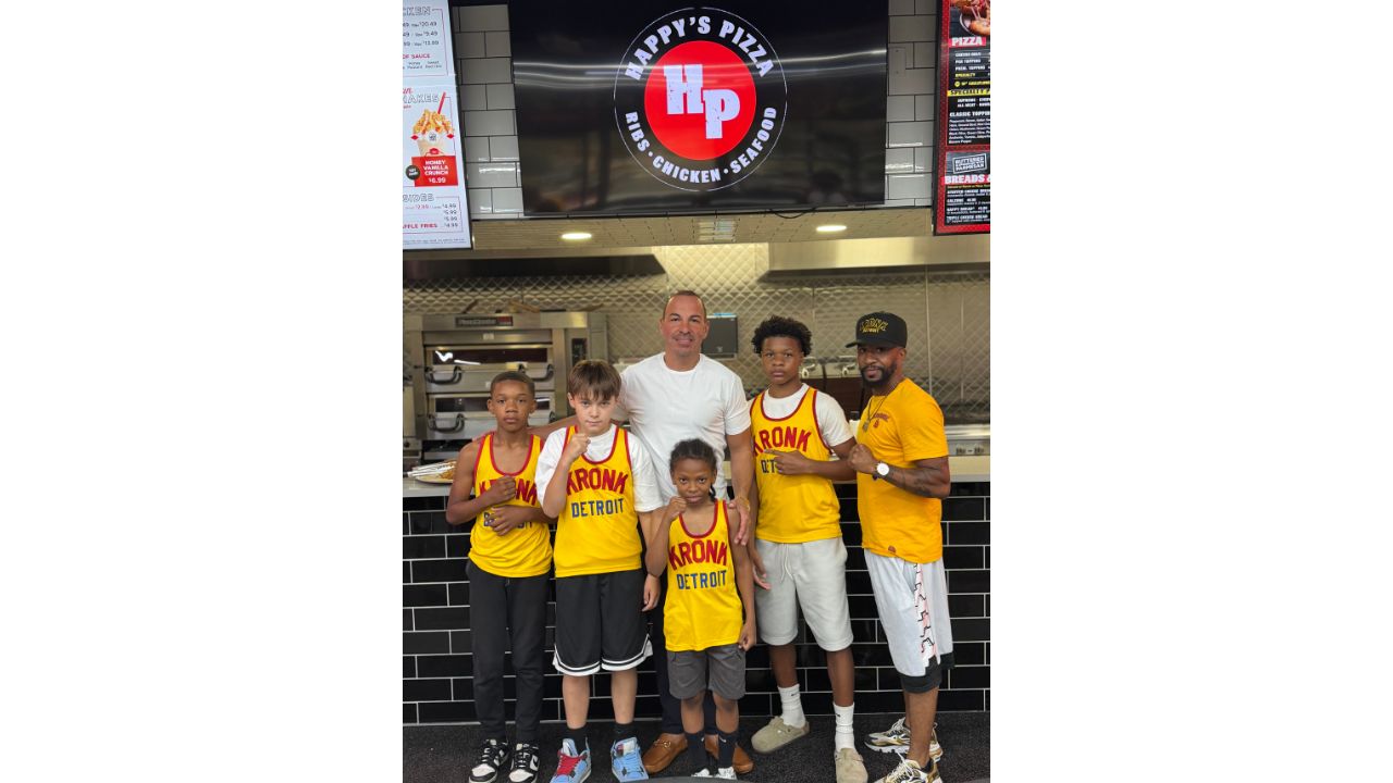 Happy’s Pizza sponsorship sends KRONK amateur boxers to national tournament